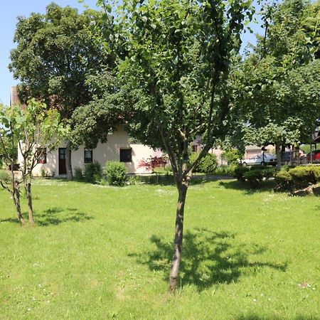 Maple Place Velika Gorica Luaran gambar